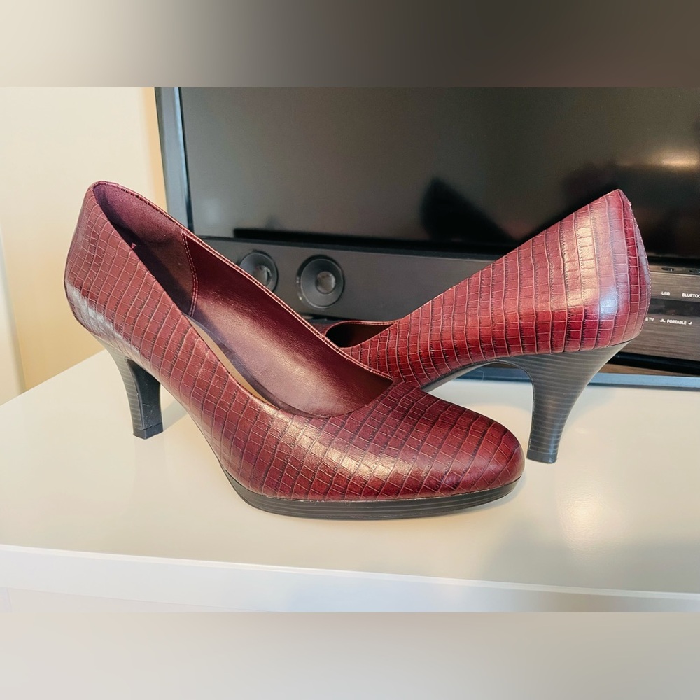 Clarks Textured Heels